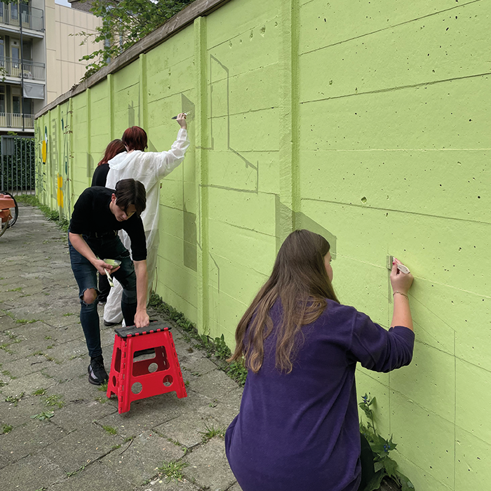 doet_muur_gebouwen_met_allen